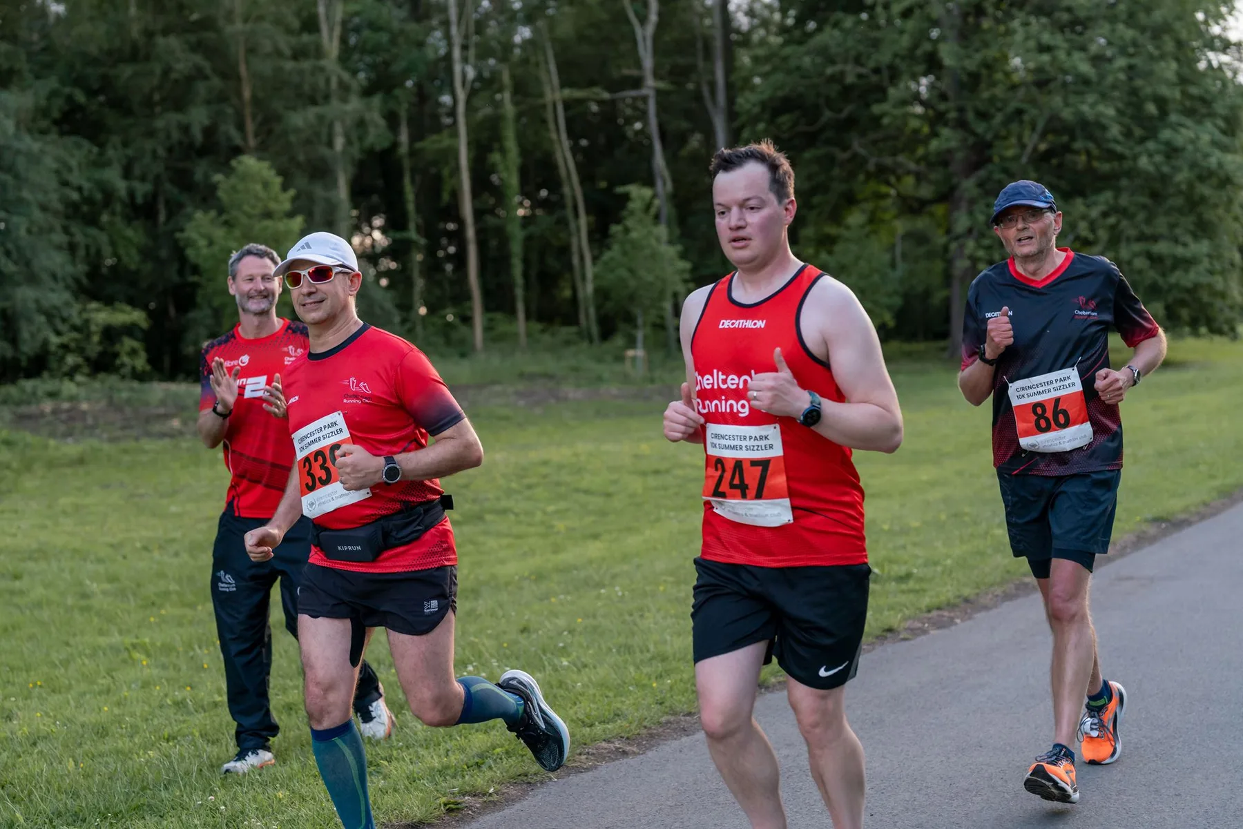 CRWC runners moving together during a summer race